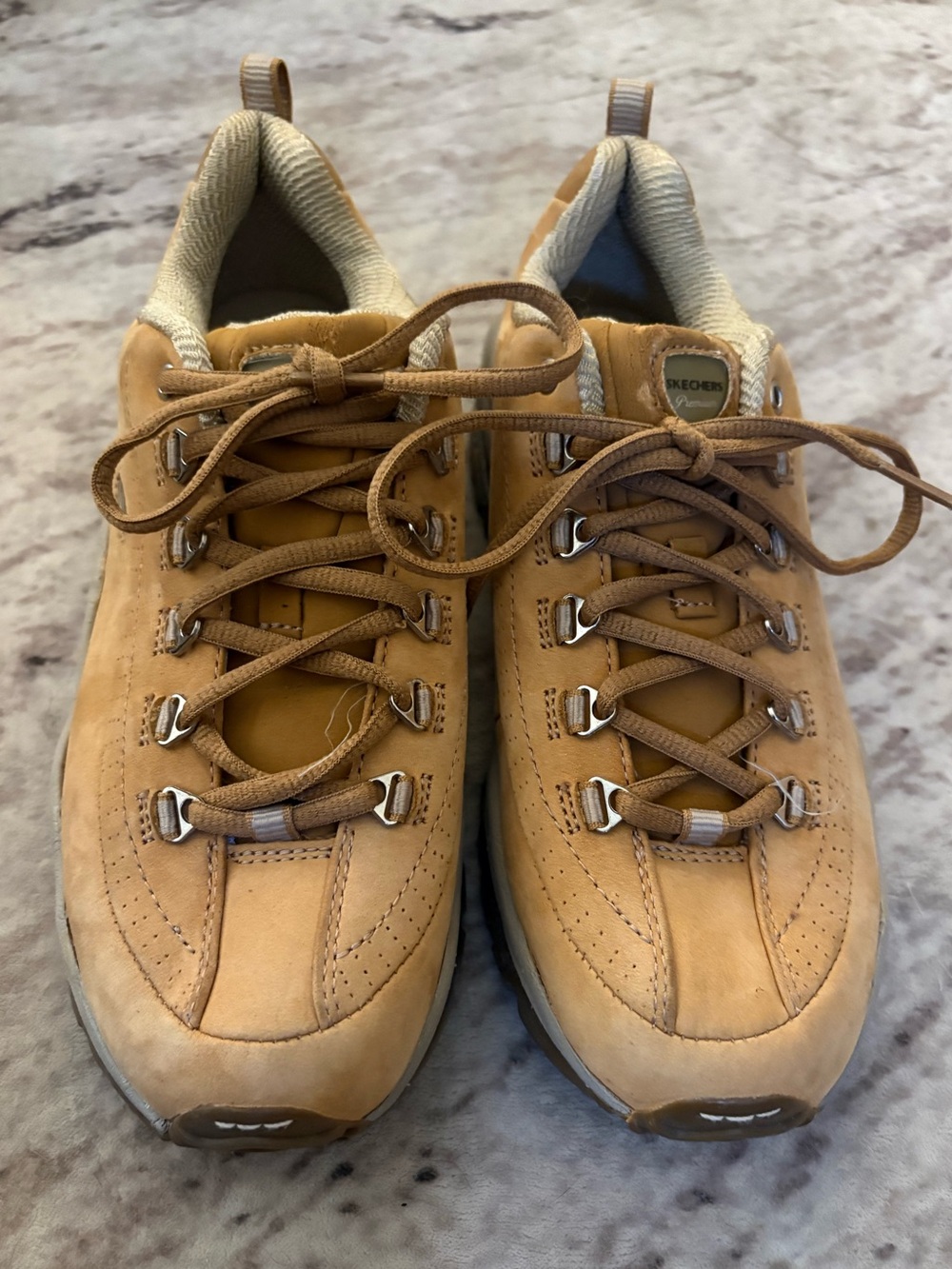 Skechers Sport Premium Leather Sneakers 🌵9